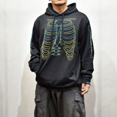 BORN EMB HOODIE ”