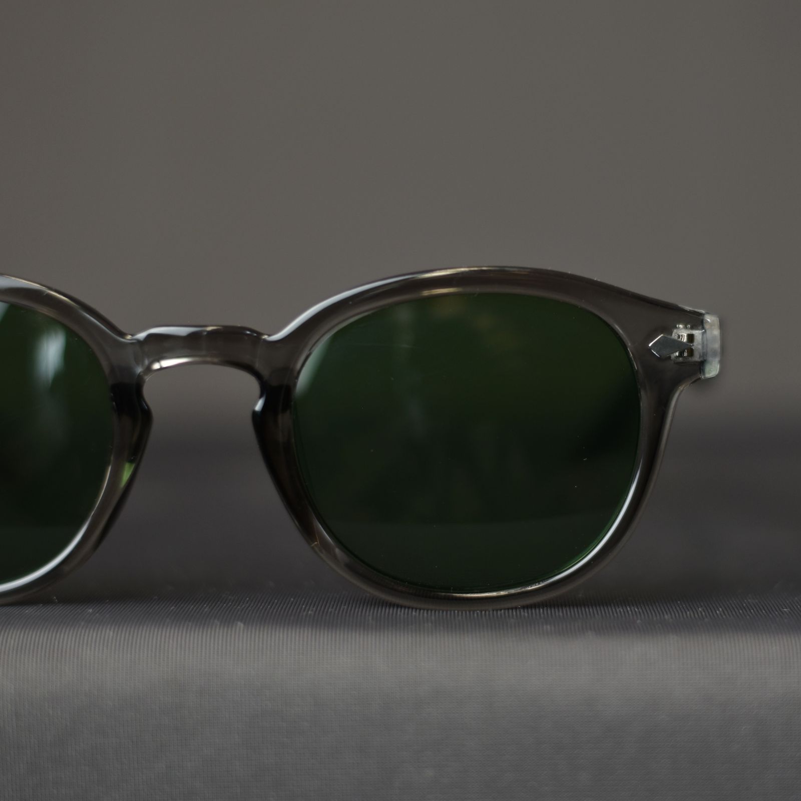 CUTRATE LOGO GLASSES (CLEAR GRAY × GREEN) / カットレイト ロゴ グラシズ