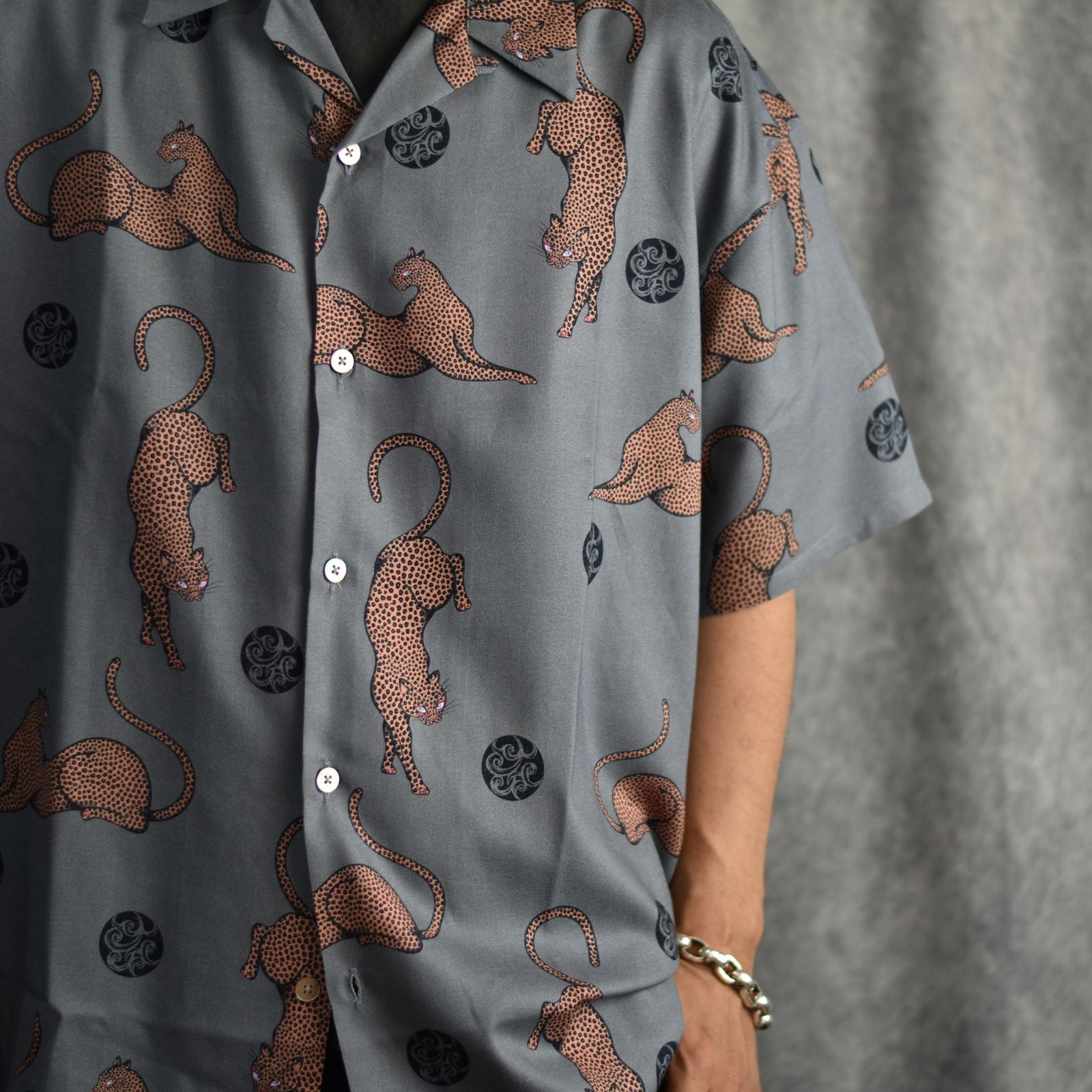 ×MIHO MURAKAMI PANTHER DOT PATTERN SH (CHARCOAL GREEN) / × 村上実帆 パンサー ドット パターン オープンカラーシャツ