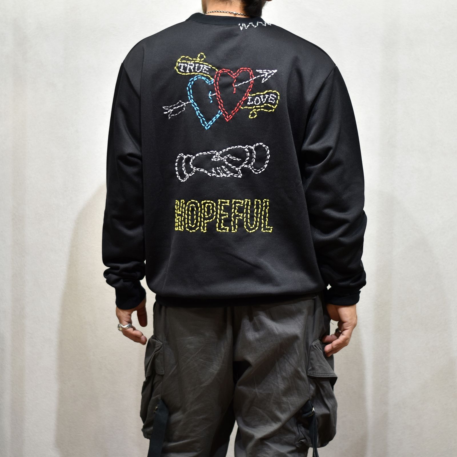 TRUE LOVE EMB SWEAT ”