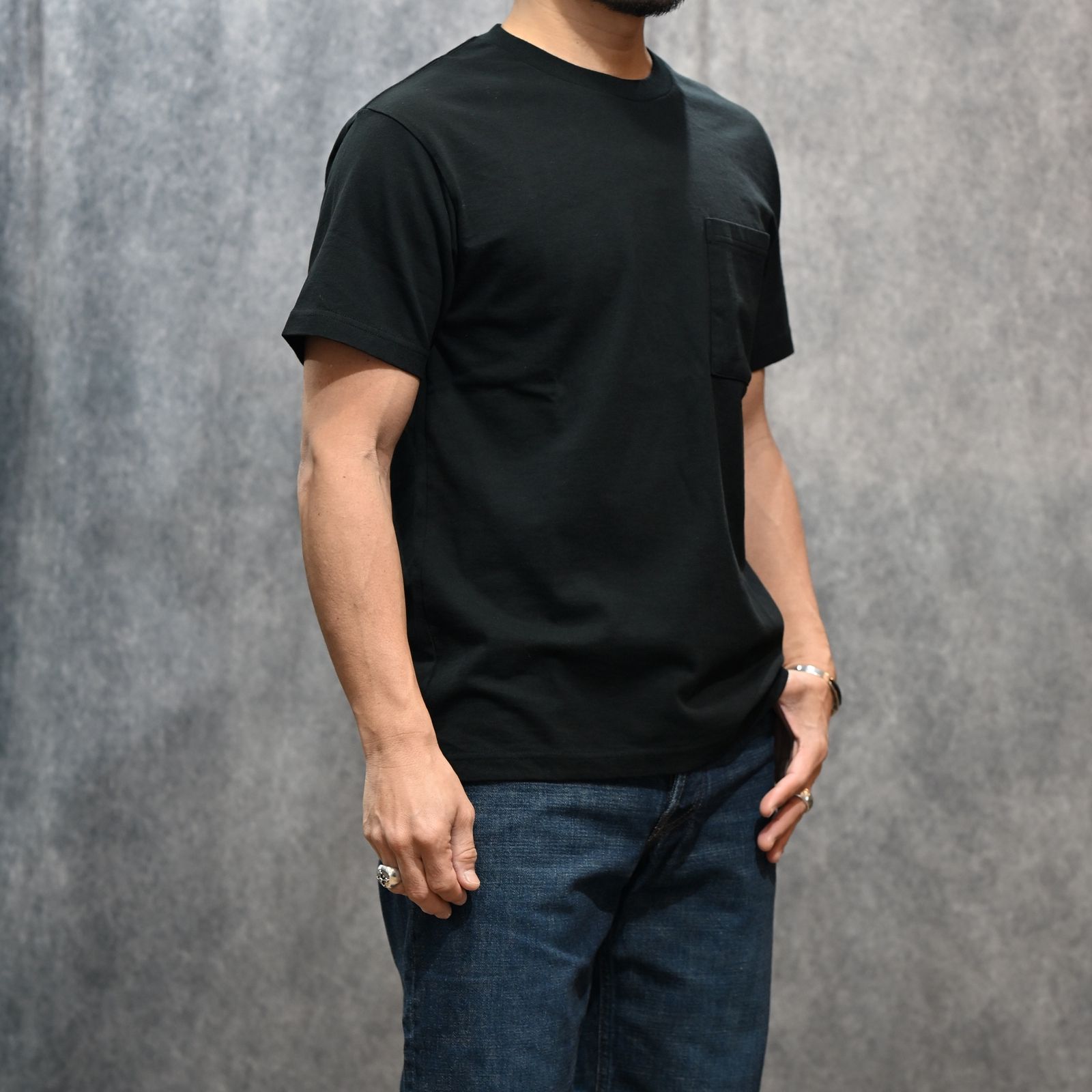 × M&M CUSTOM PERFORMANCE Star Embroidery Pocket Tee （BLK）｜× エムアンドエムカスタムパフォーマス 星刺繍 ポケットTシャツ｜MND-MM41