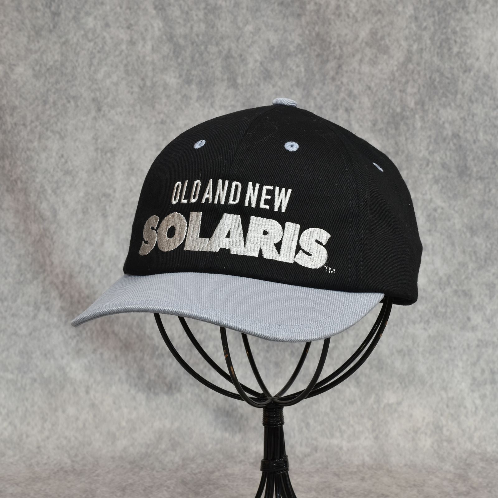 [FOOTBALL] Curved Visor Cap "TRAPBOY" (BLACK×ICE GRAY)｜キャップ｜Y01008