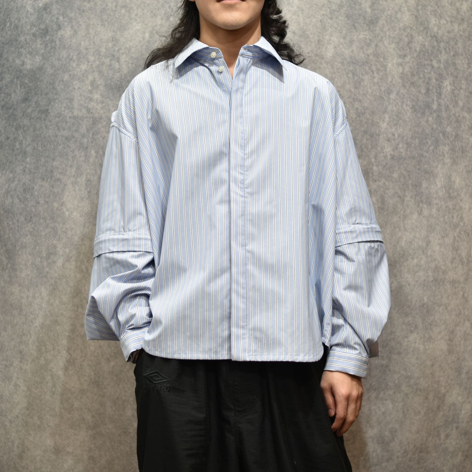 デタッチャブルスリーブホックカフスシャツ (SAX STRIPE)｜LB26SS-SH11-FTS