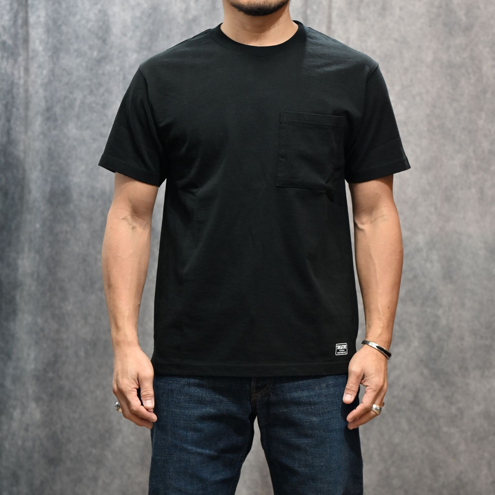 × M&M CUSTOM PERFORMANCE Star Embroidery Pocket Tee （BLK）｜× エムアンドエムカスタムパフォーマス 星刺繍 ポケットTシャツ｜MND-MM41