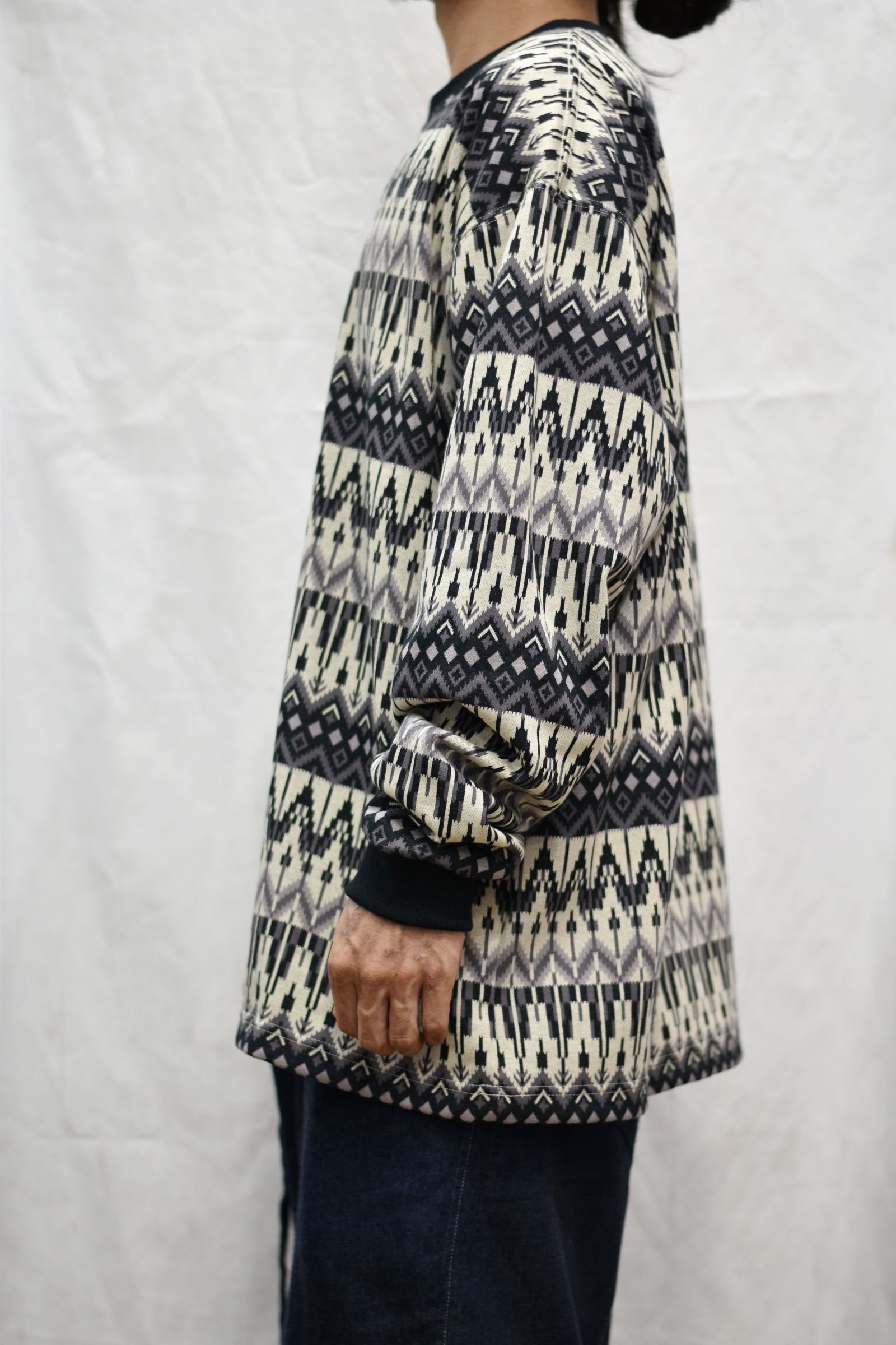 JACQUARD BORDER DROP SHOULDER L/S CUTSEW (BLACK)