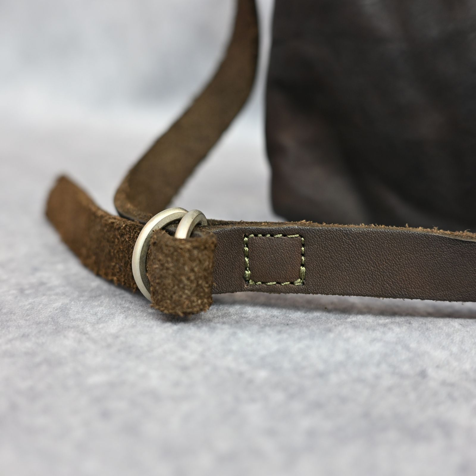 ジャパンダブルショルダー フルタンニン製品染め ショルダーバッグ （KHAKI） / 92-29