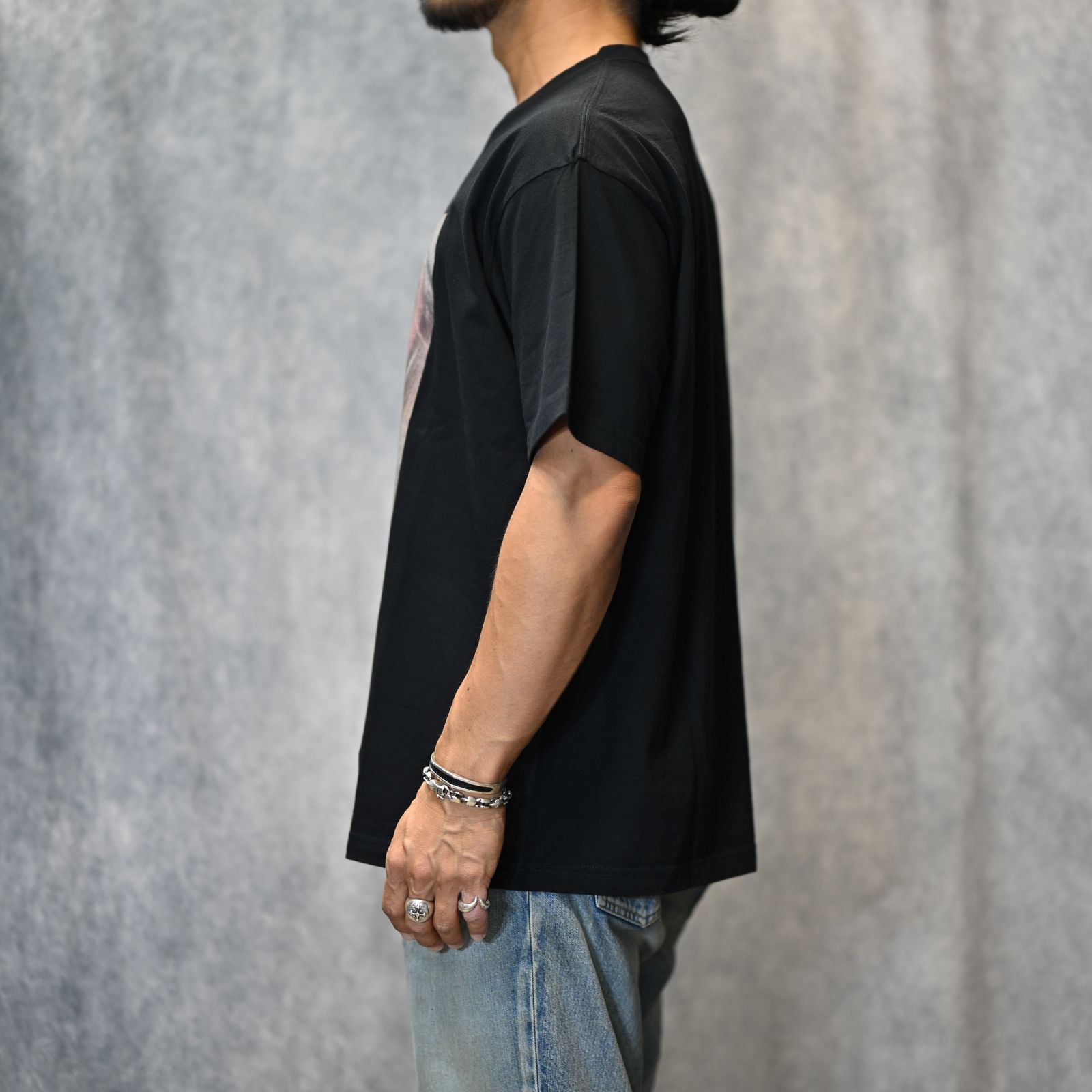 MIKE DOWSON “Naked Fashion Girls”×Stie-lo “Lollipop” Crewneck T-SH （BLACK） / プリントTシャツ （ブラック） 25MND-STL002