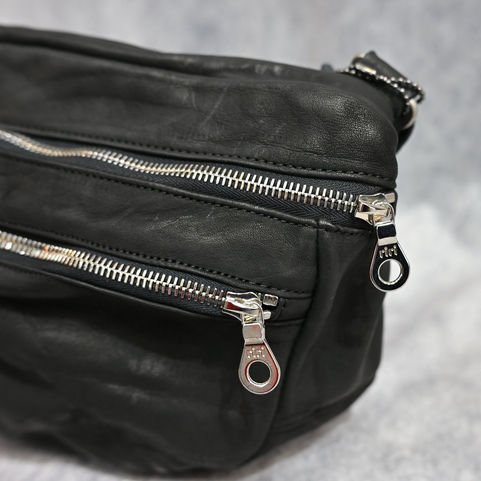 ジャパンダブルショルダー フルタンニン製品染め ショルダーバッグ （BLACK） 92-18