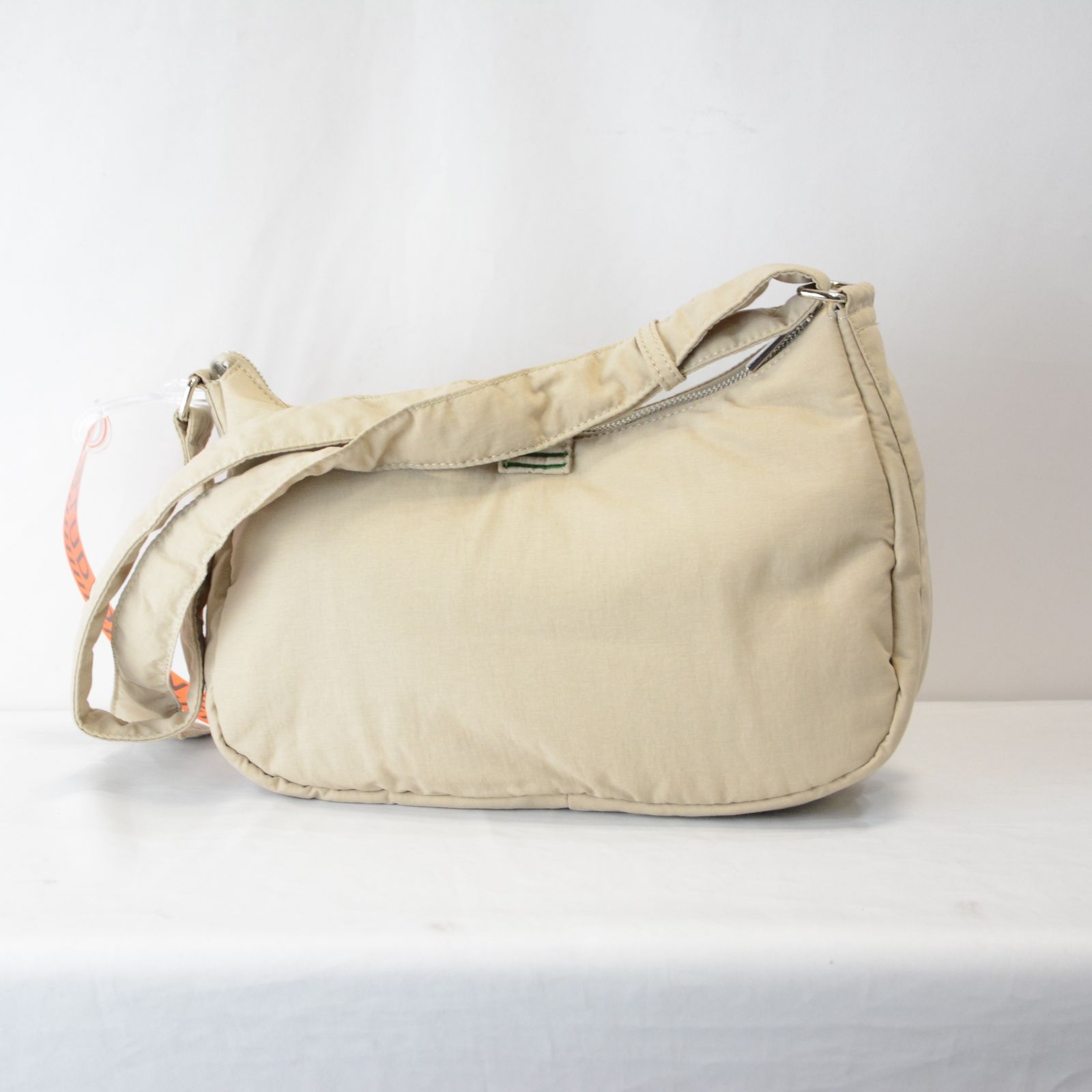 STUDIO SEVEN - SVN Crescert Moon Bag （Beige） ナイロン