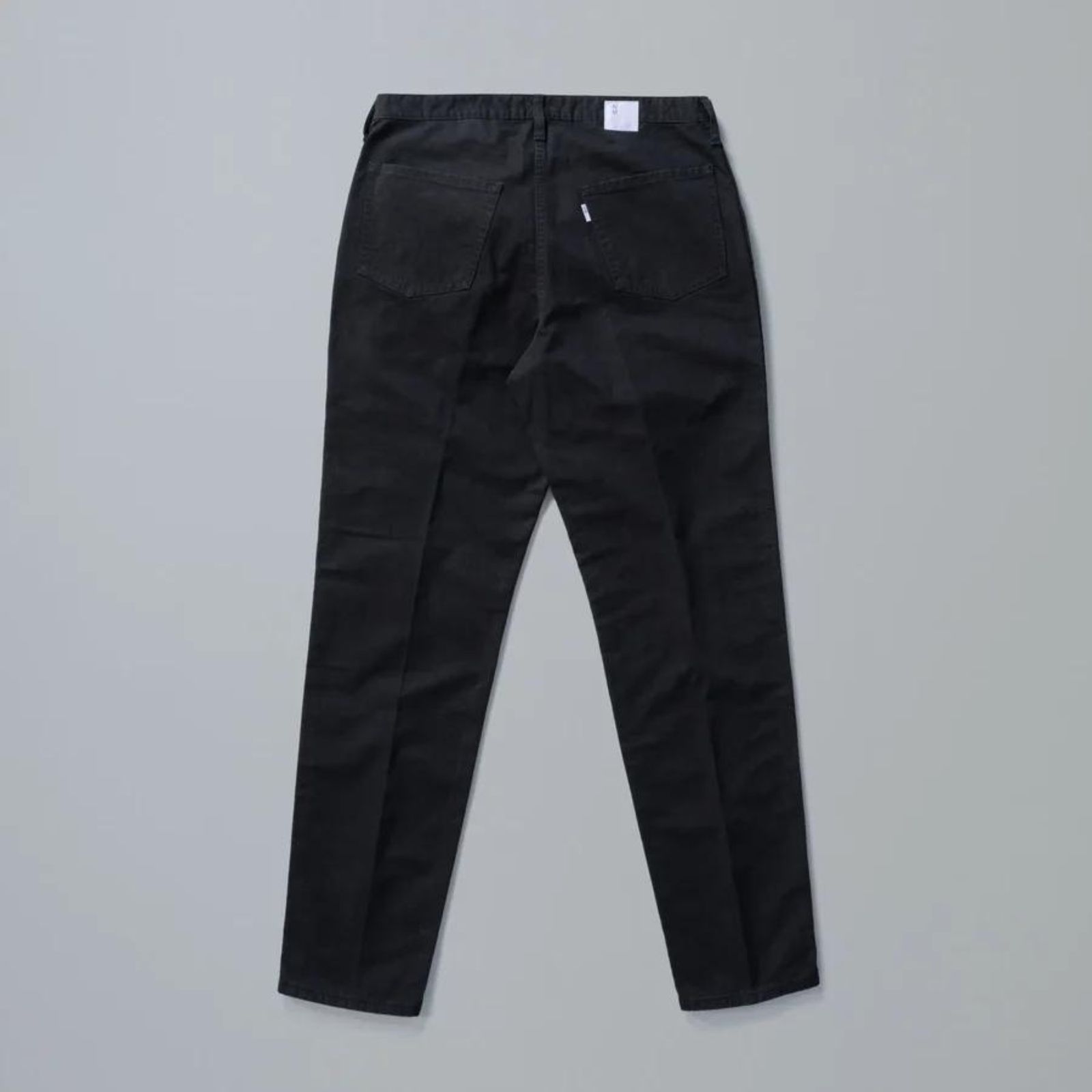 #022 LV MCQUEEN PANTS ONE-WASHED （BLACK） / テーパード デニムパンツ （ブラック）
