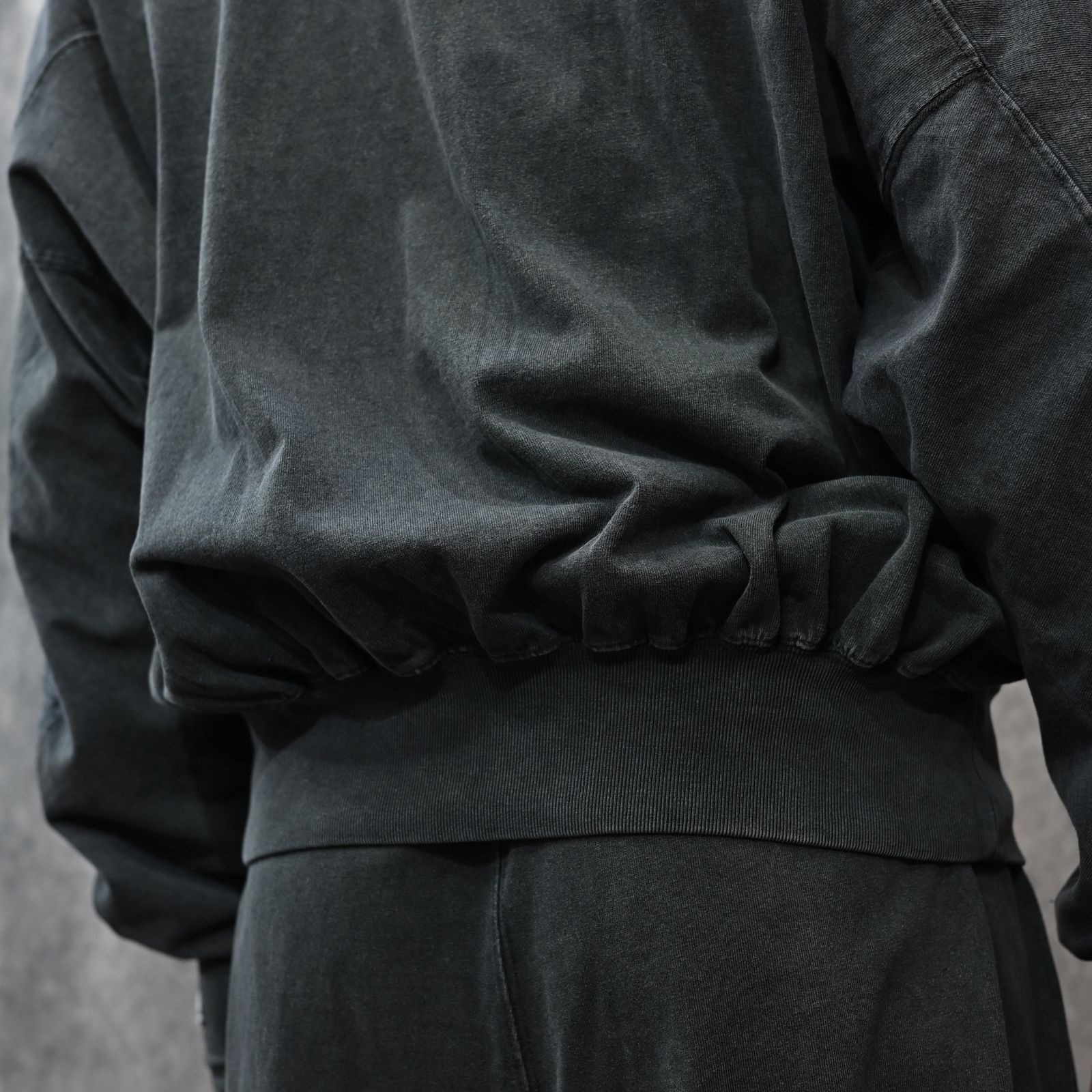 Champion “NEW WEAVE” LONGSLEEVE T-SHIRT （CHARCOAL）｜チャンピオン ニューウィーブ トレーナー｜C8-C216