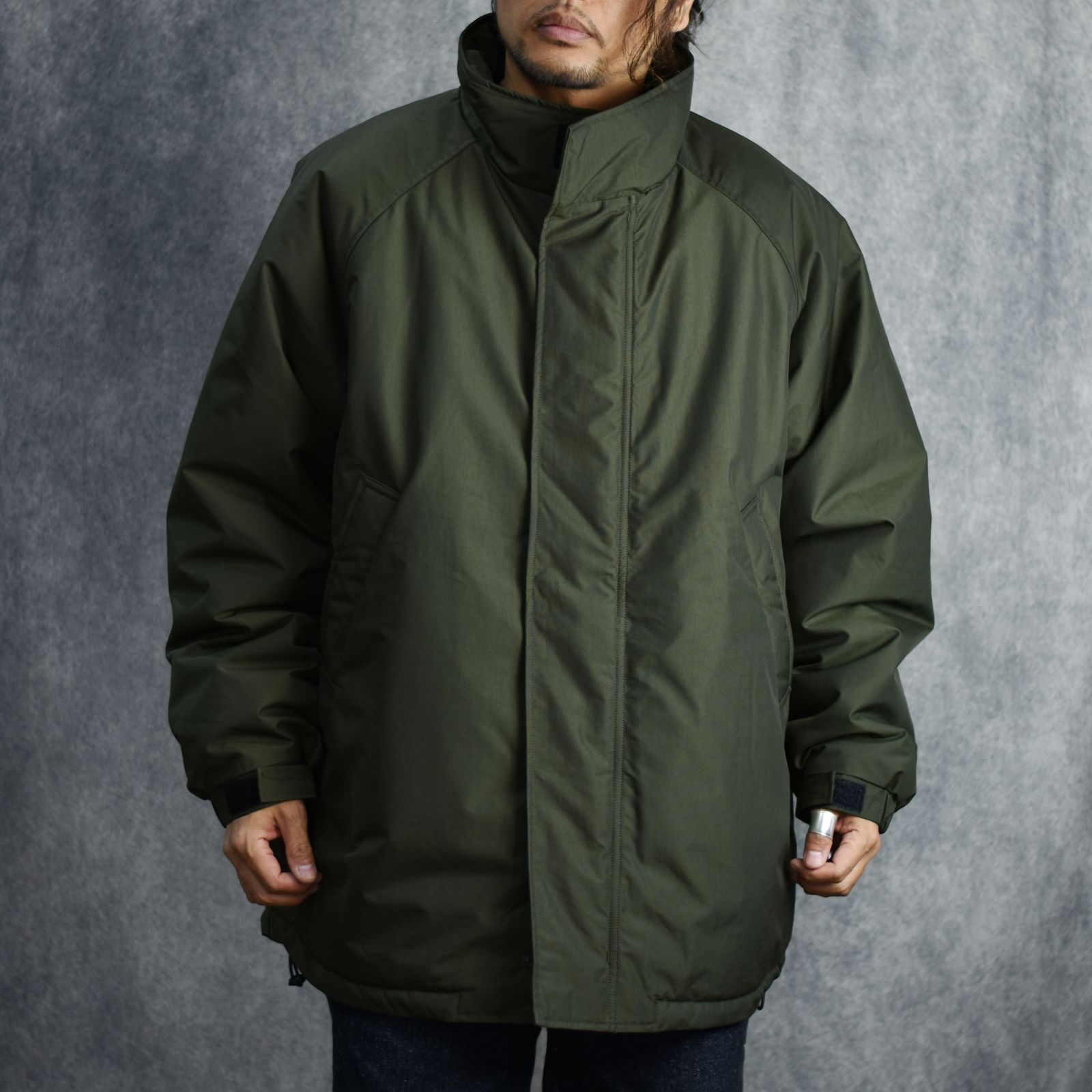 TASLAN NYLON PADDED JACKET (DARK OLIVE) / スタンドカラー パデッドジャケット