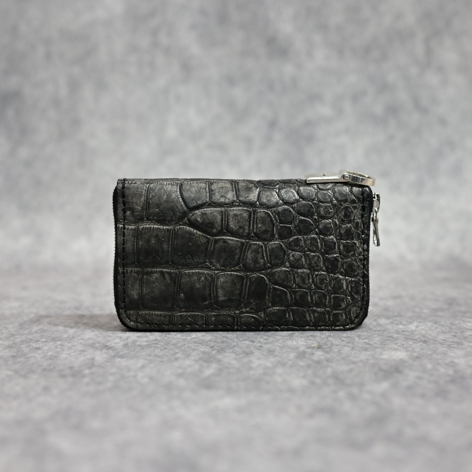 クロコ 墨染め+イタリアンバケッタ ミニラウンド財布 （SUMI / 墨グレー） 383-05