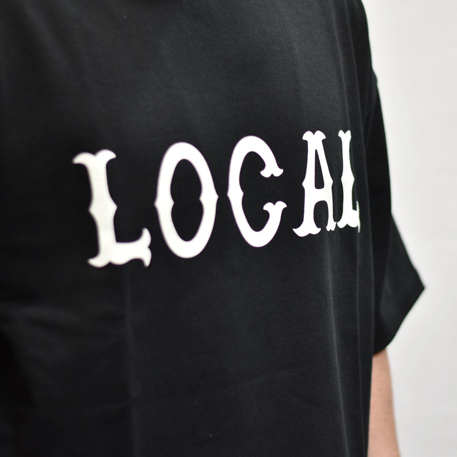 CUTRATE CLASSIC LOCAL LOGO HEAVY WEIGHT DROPSHOULDER S/S -T-SHIRT (BLACK)