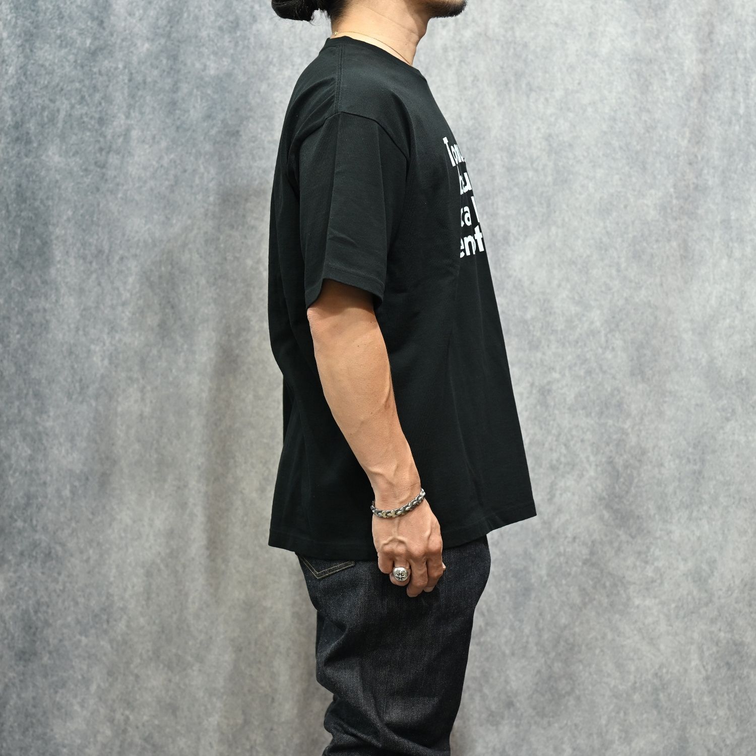 Too Much beauty TEE （BLK） プリント Tシャツ （ブラック）｜MDFBF08402