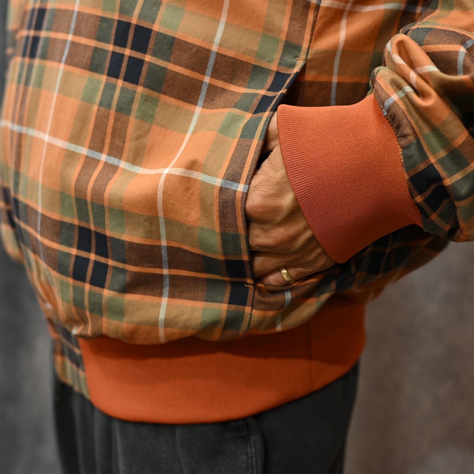 BARACUTA G9 REVERSIBLE HARRINGTON JACKET （ONION）｜バラクータ ハリントンジャケット スウィングトップ ドリズラー｜2252-BL80-045-peg