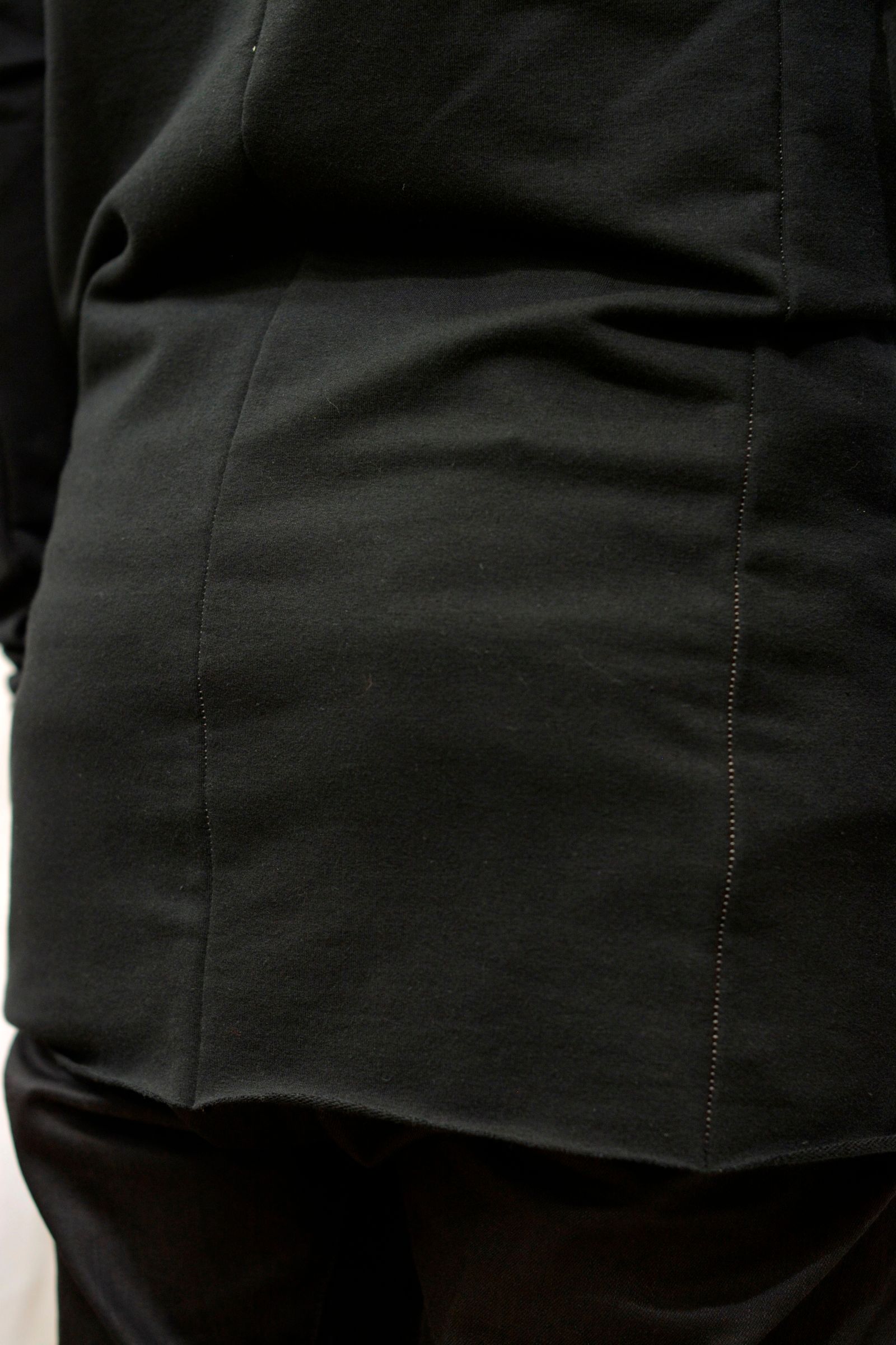 CAT & SAWN CUT SPIRAL ARM LONG SLEEVE