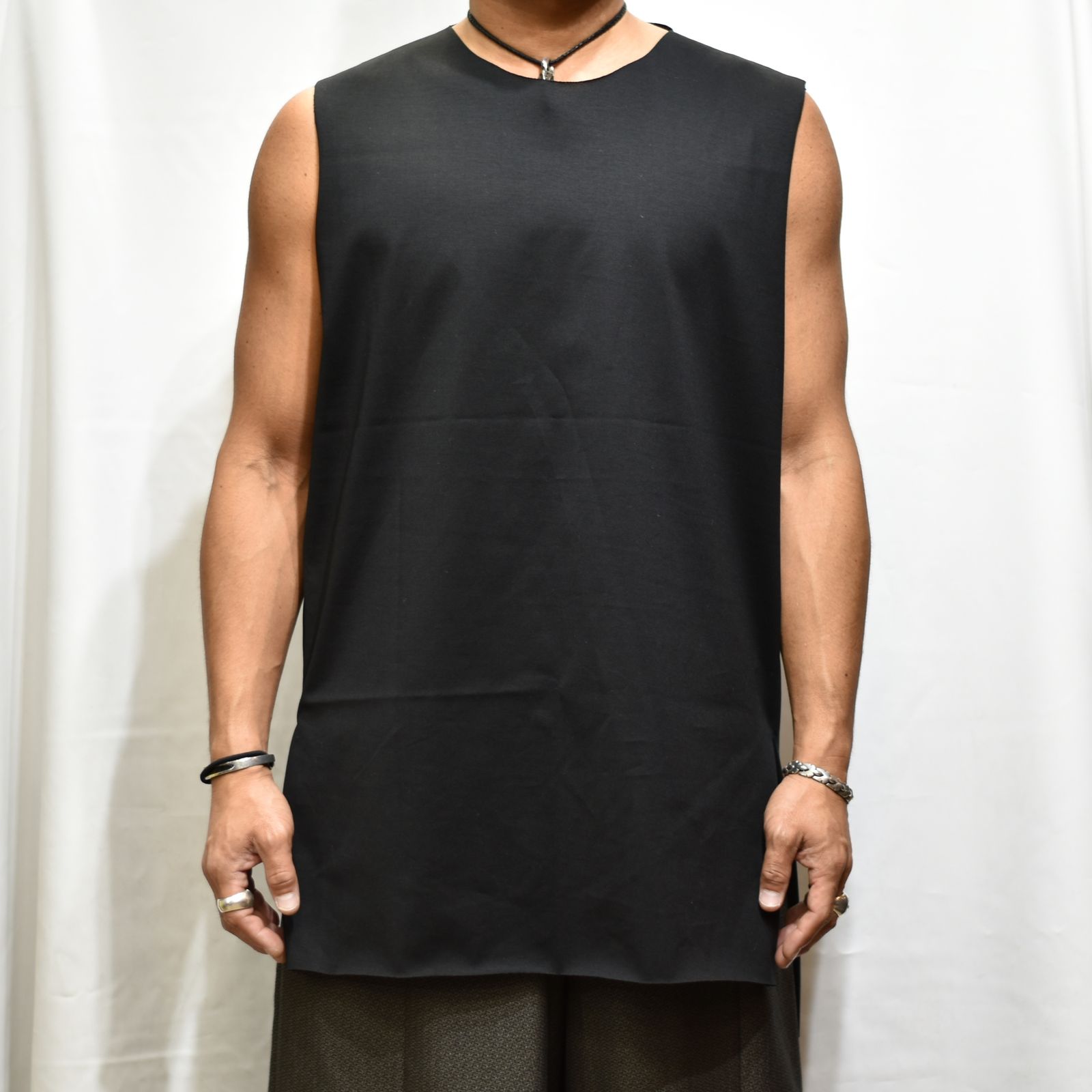 iwahaze pullover (black)