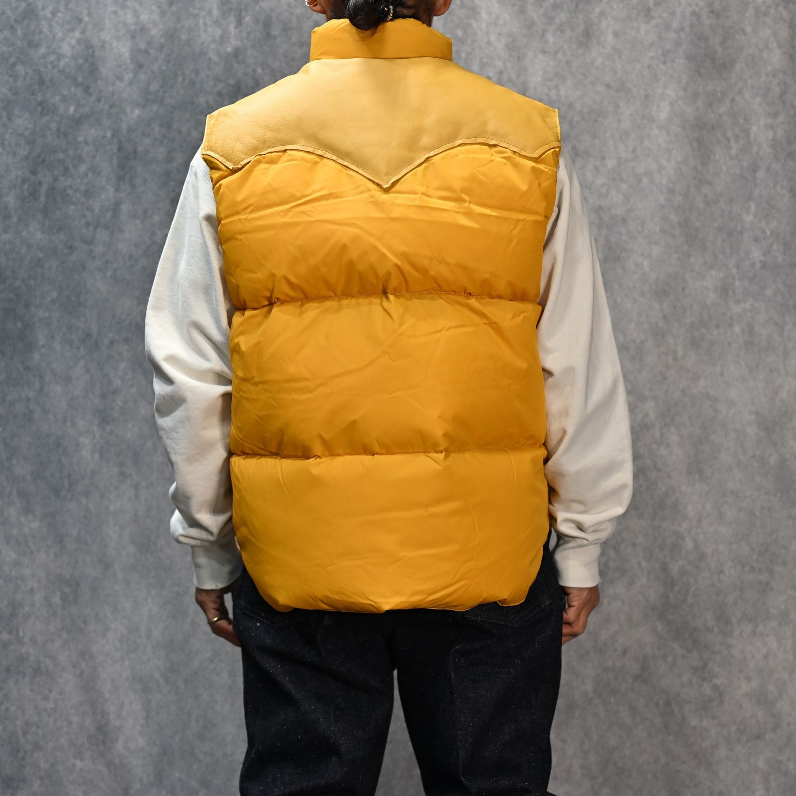 2399【美品】ブリーフィング ビームス ロッキーマウンテン ダウンベスト 本革 ROCKY MOUNTAIN FEATHERBED × BRIEFING × BEAMS｜ビームス 町田