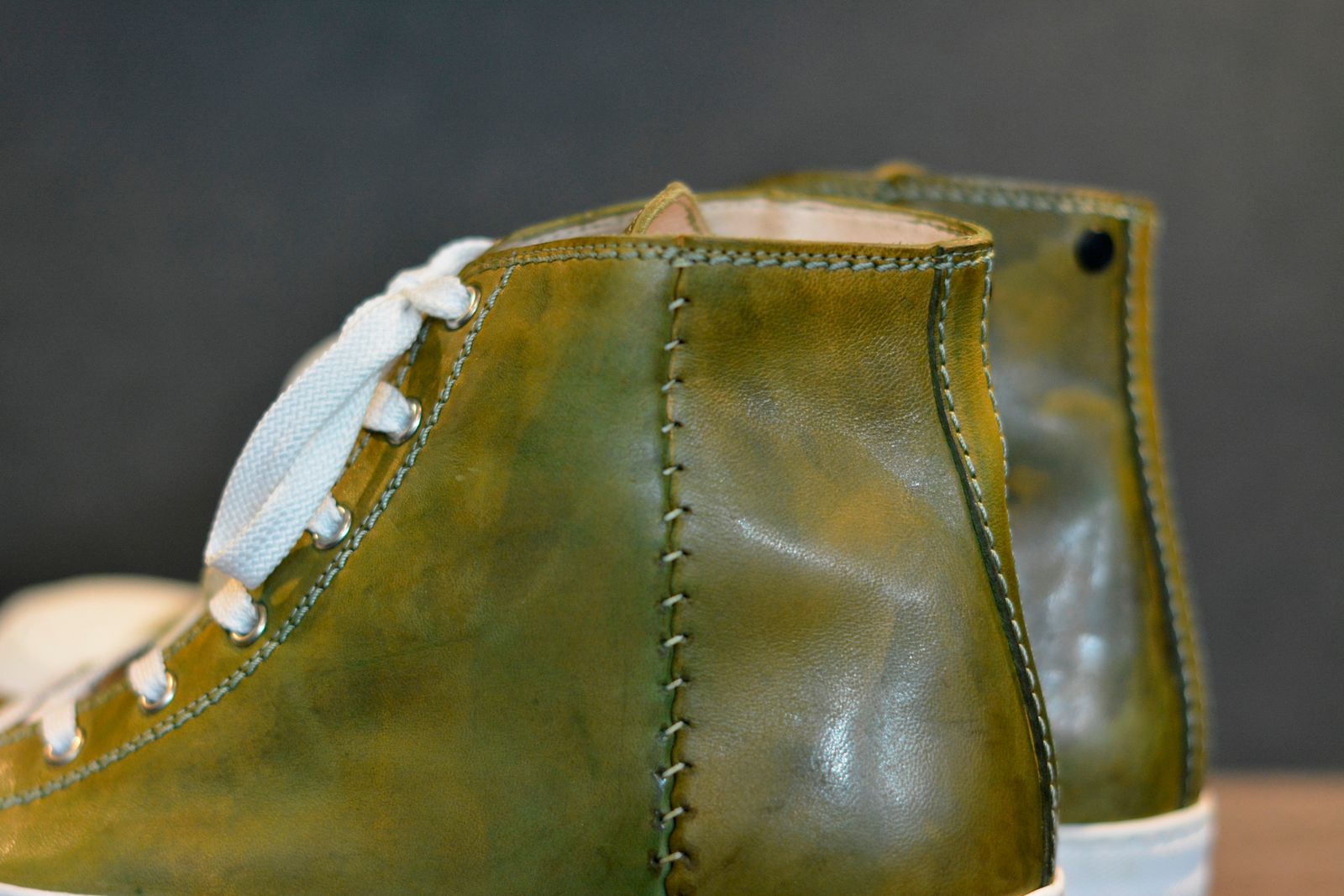 HORSE LEATHER HI-CUT SNEAKER
