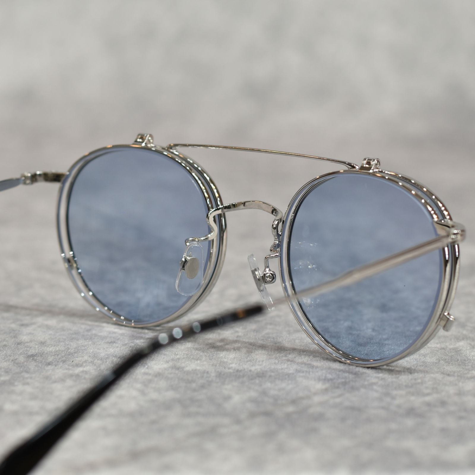 FLIP UP TYPE CIRCLE METAL GLASSES ＜EXCLUSIVE＞ (SILVER / BLUE)｜フリップアップタイプ サークルメタル サングラス｜CL-26SS001G EX