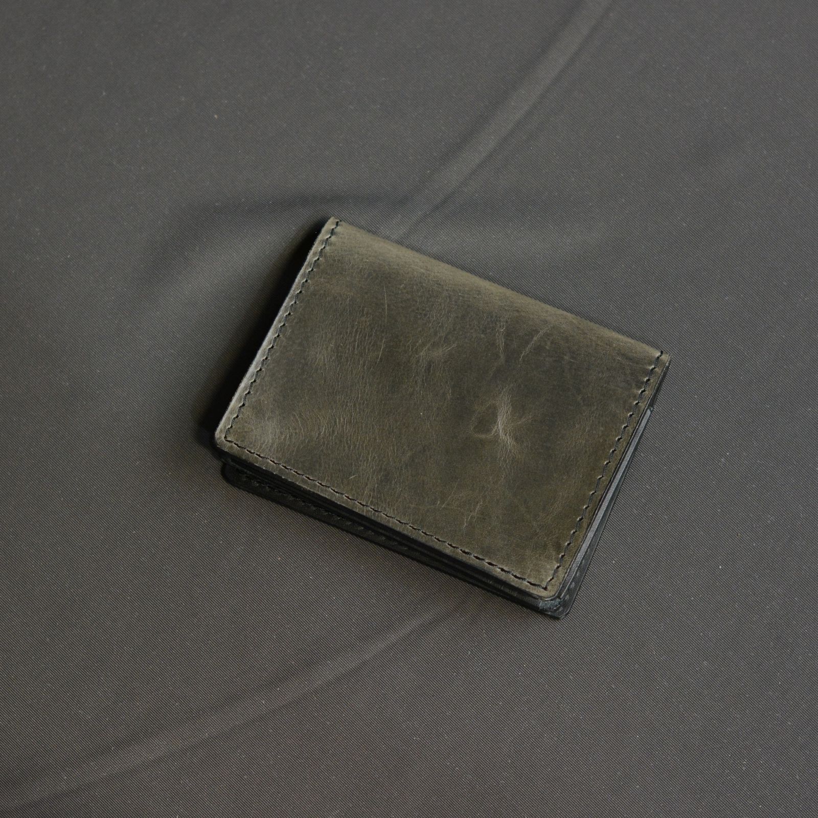 GUIDI オイルカーフ 鏡面仕上げ カードケース (GRAY)