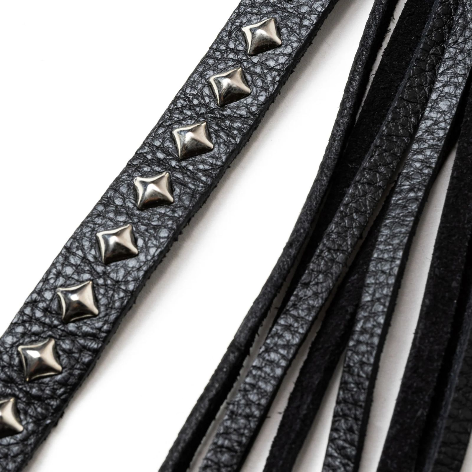 STUDS & TASSEL LEATHER LONG KEY RING (BLACK) / スタッズ タッセル レザー キーリング キーホルダー
