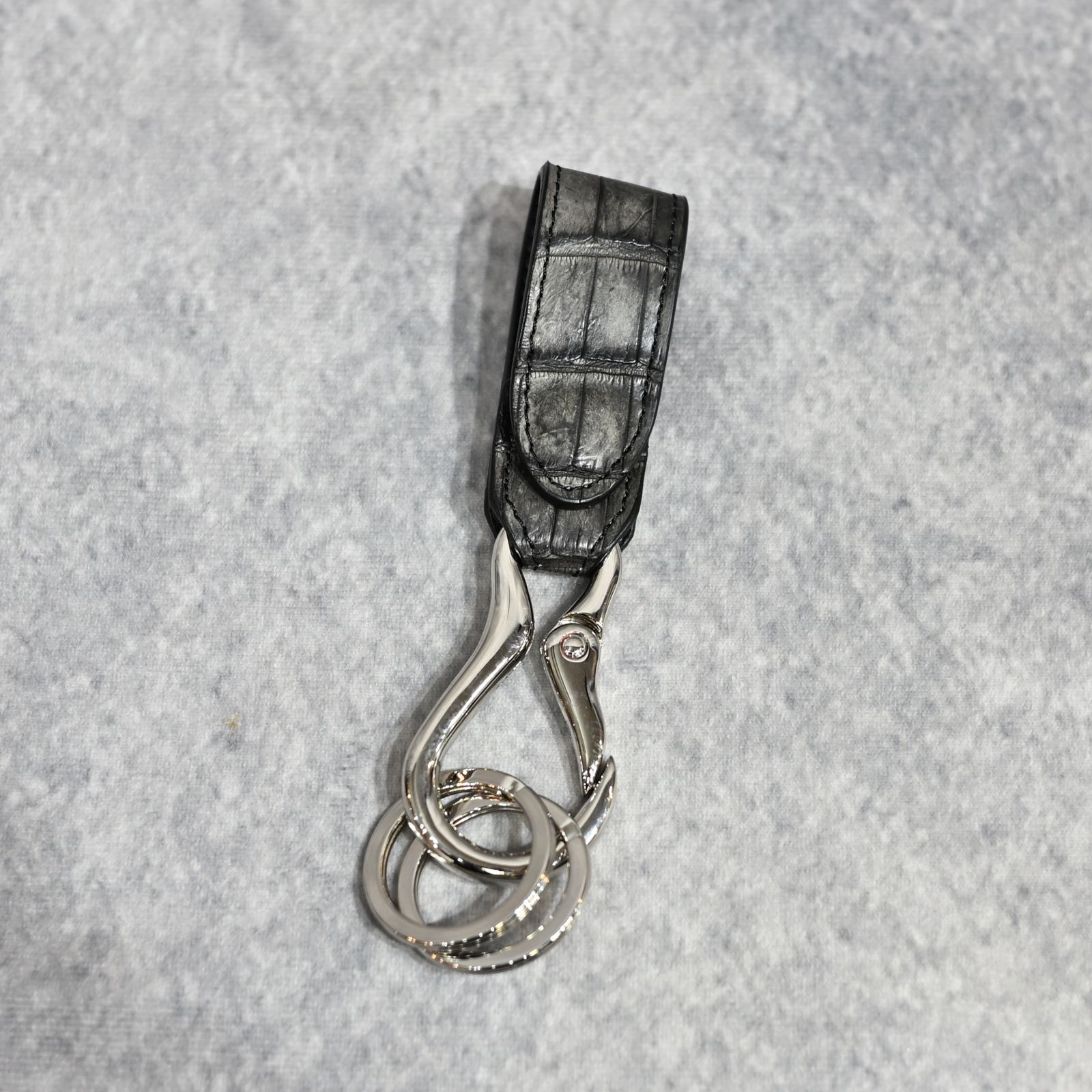 クロコ墨染め キーホルダー (GRAY) / 387-02