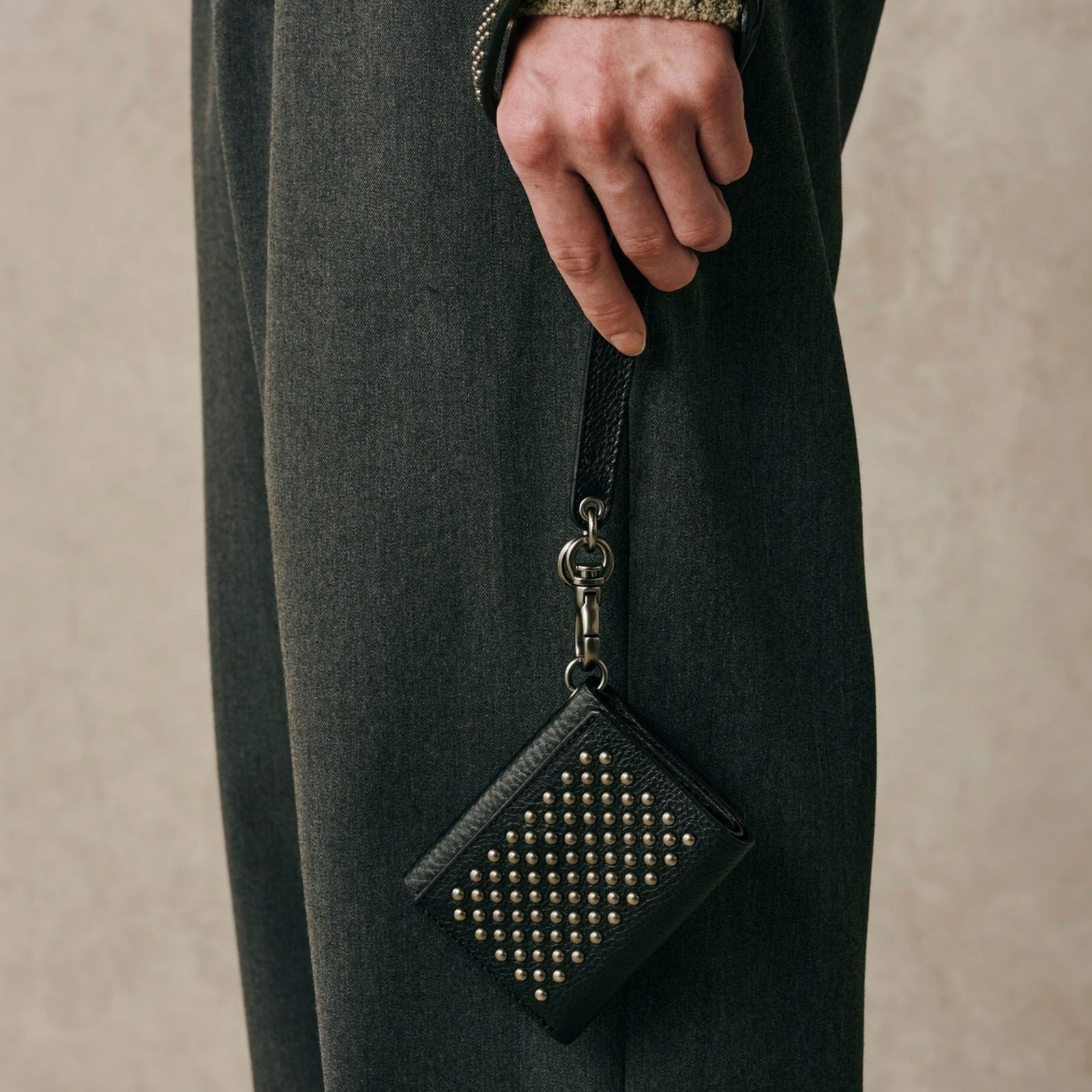 ROUND STUDS LEATHER MULTI WALLET (BLACK)｜ラウンド スタッズ レザー マルチ ウォレット 財布｜CL-26AWLE002