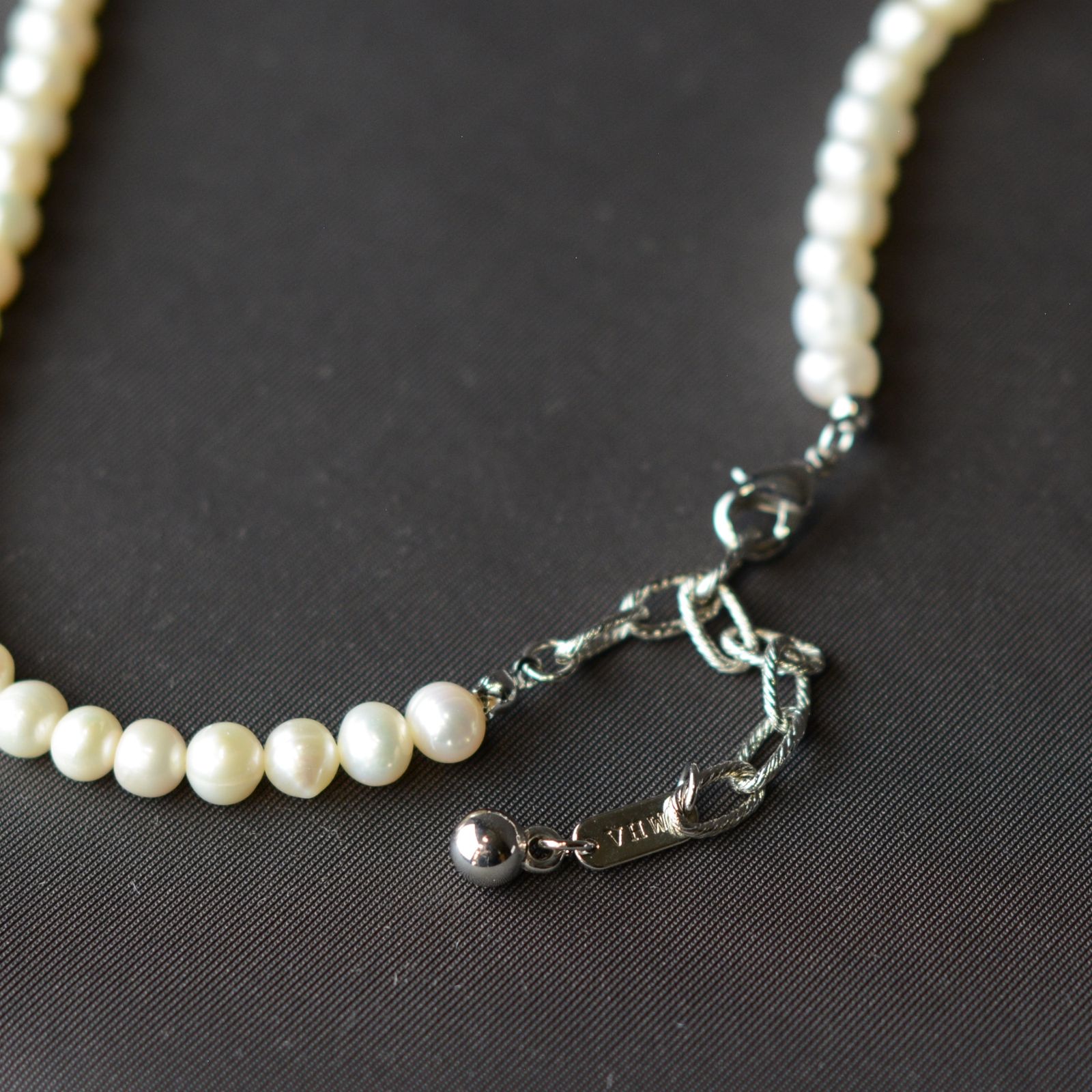 VINTAGE HOLLYWOOD - ANTIQUE ANGEL PEARL NECKLACE (SILVER) | chord ...