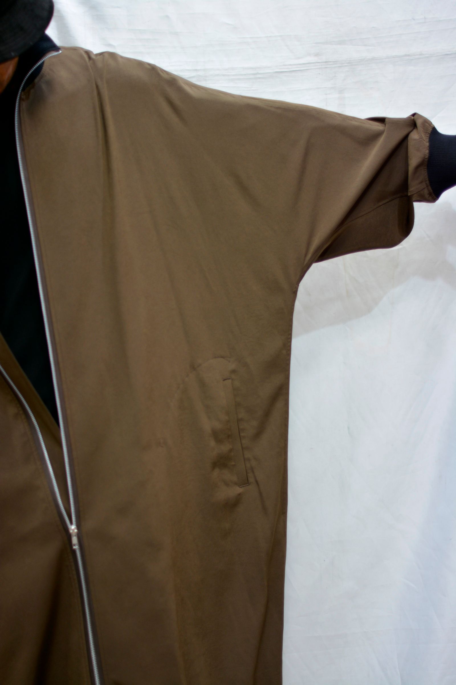 Dolman sleeve rib