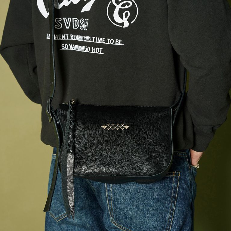 CALEE - STUDS LEATHER SHOULDER BAG <REGULAR> (BLACK CALEE - STUDS LEATHER SHOULDER BAG <REGULAR> (BLACK