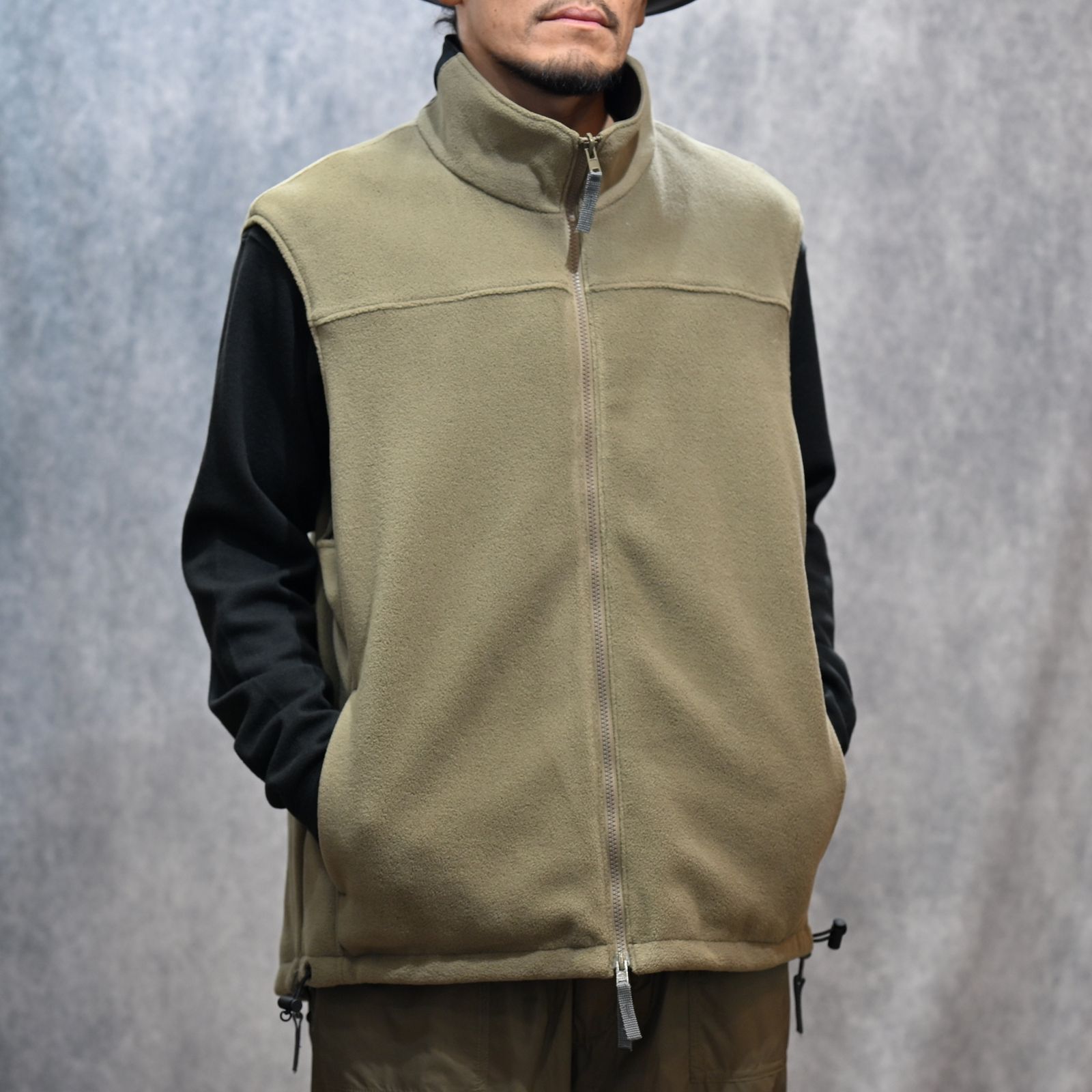 REVERSIBLE VEST （BEIGE）｜リバーシブル ベスト｜9252-VE01-003