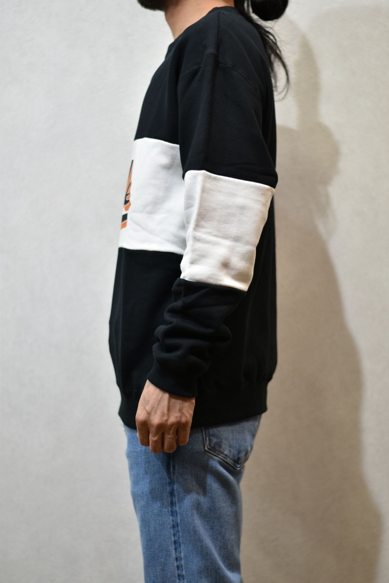 CALEE LOGO CONTRASTING FABRIC CREW NECK SWEAT (BLACK)