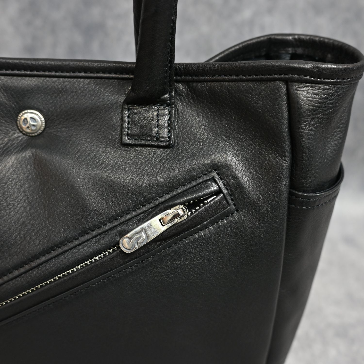 PC RIDERS LEATHER TOTE BAG S W/LOVE&PEACE SILVER （BLACK）｜トートバッグ （ブラック）｜BFA-P-017-3696