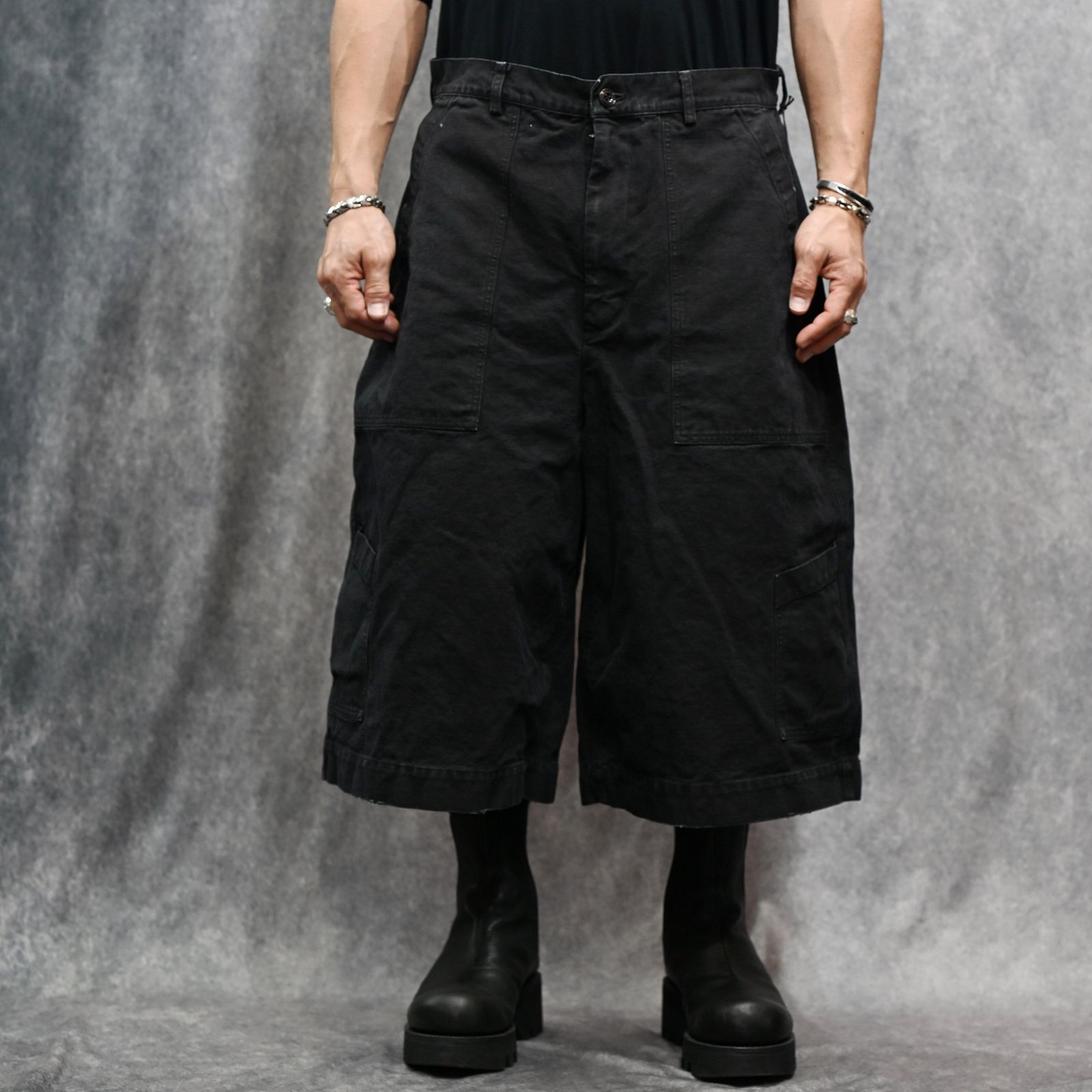 WIDE SHORT CHINO PANTS (BLACK / ブラック) ショート チノパンツ｜2601019