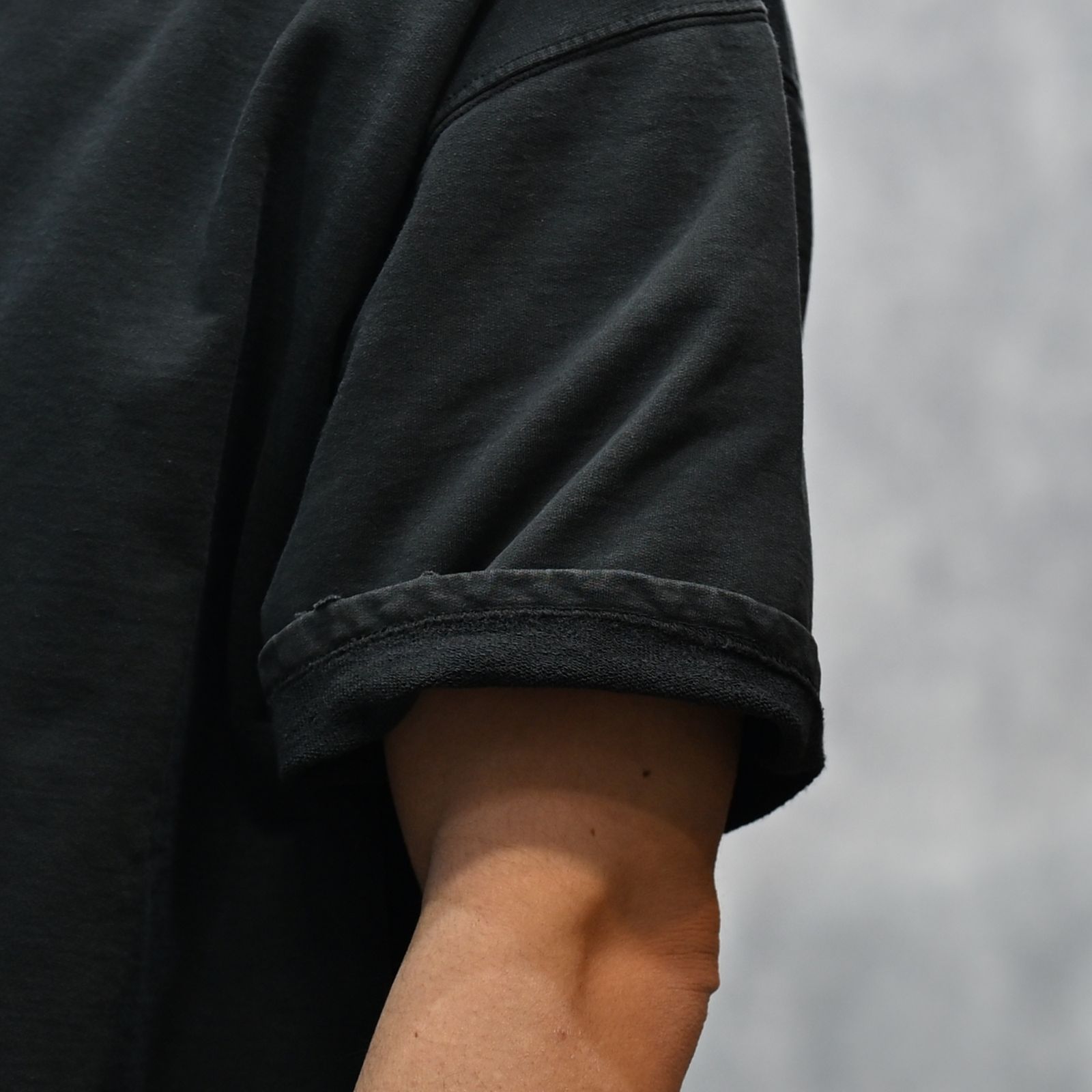 FRONT HALF ZIP SWEAT SHIRTS (BLACK / ブラック)  ハーフジップ スウェット ポロシャツ｜2601007
