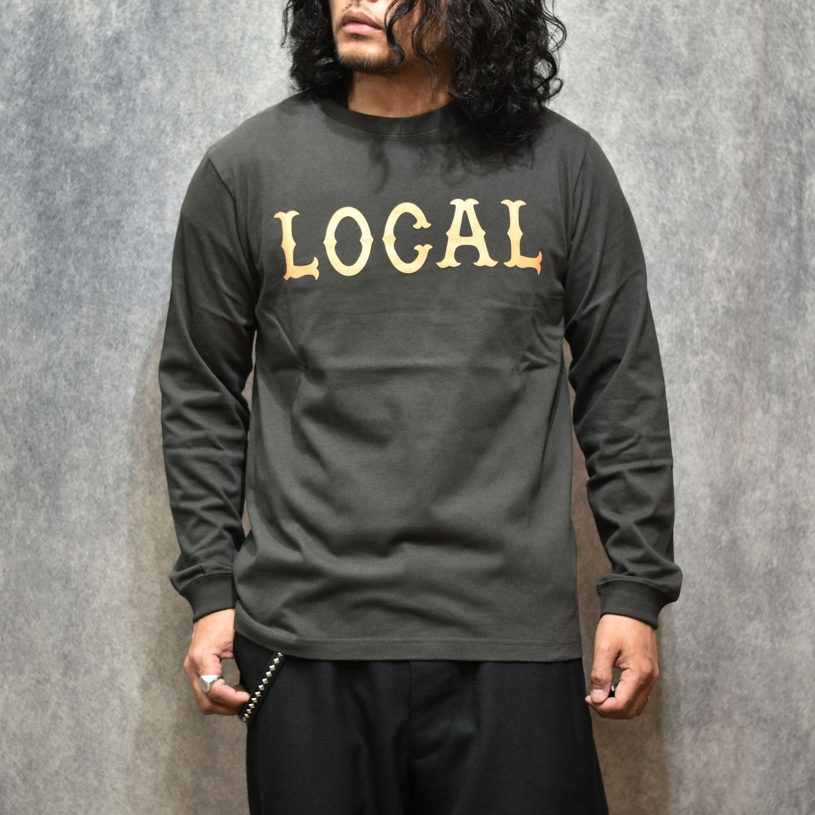 LOCAL L/S TEE (SUMI)｜プリント ロンT｜CR-26SS009