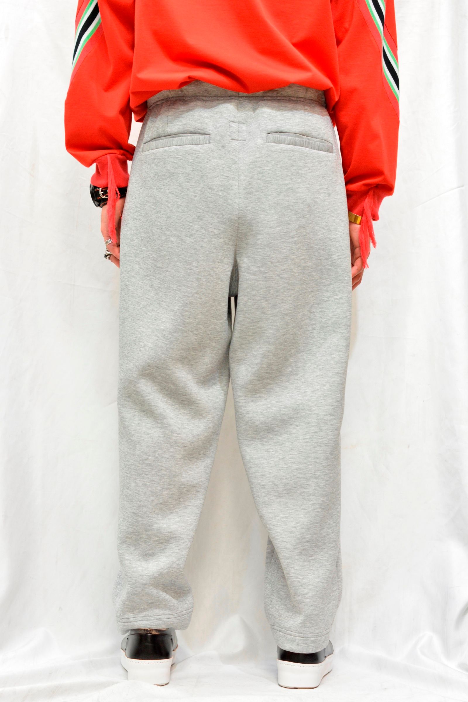 ”BONDING PLEATS PANTS