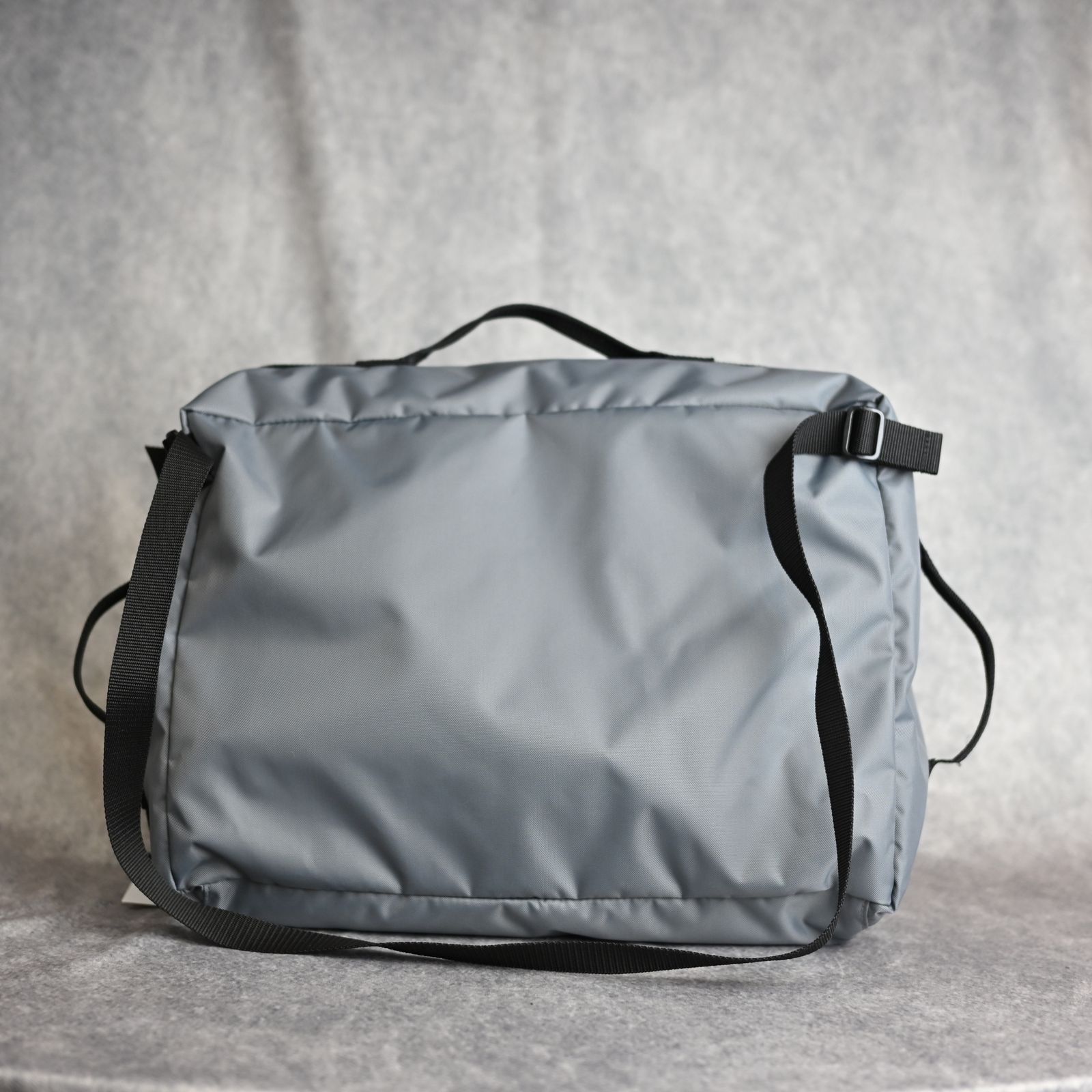 POUCH WITH STRAP （GRAY） / ファスナー ポーチ バッグ （グレー） / 9251-AC02