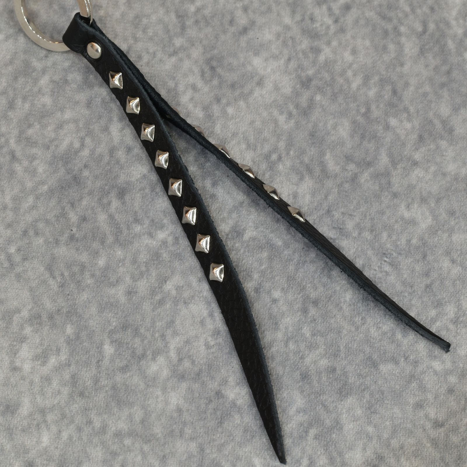 STUDS LEATHER KEY HOLDER (BLACK)｜スタッズ レザー キーホルダー｜CL-25AW003LE
