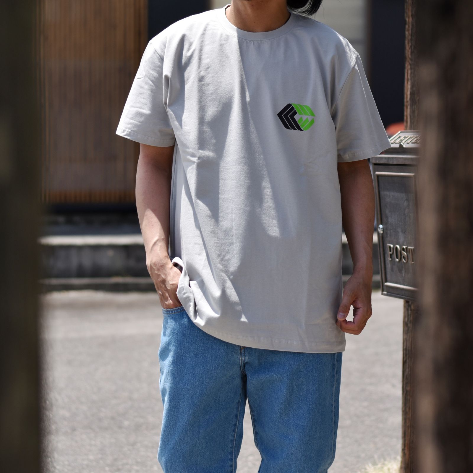 STRETCH TRADE MARK LOGO T-SHIRT (GRAY)