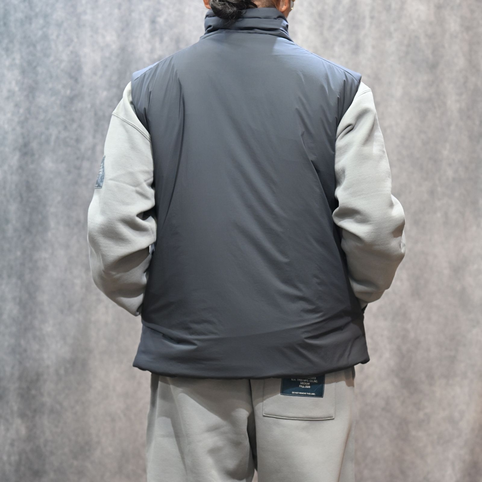 PUFFER VEST （CHARCOAL）｜パファーベスト｜2252-VE21-003