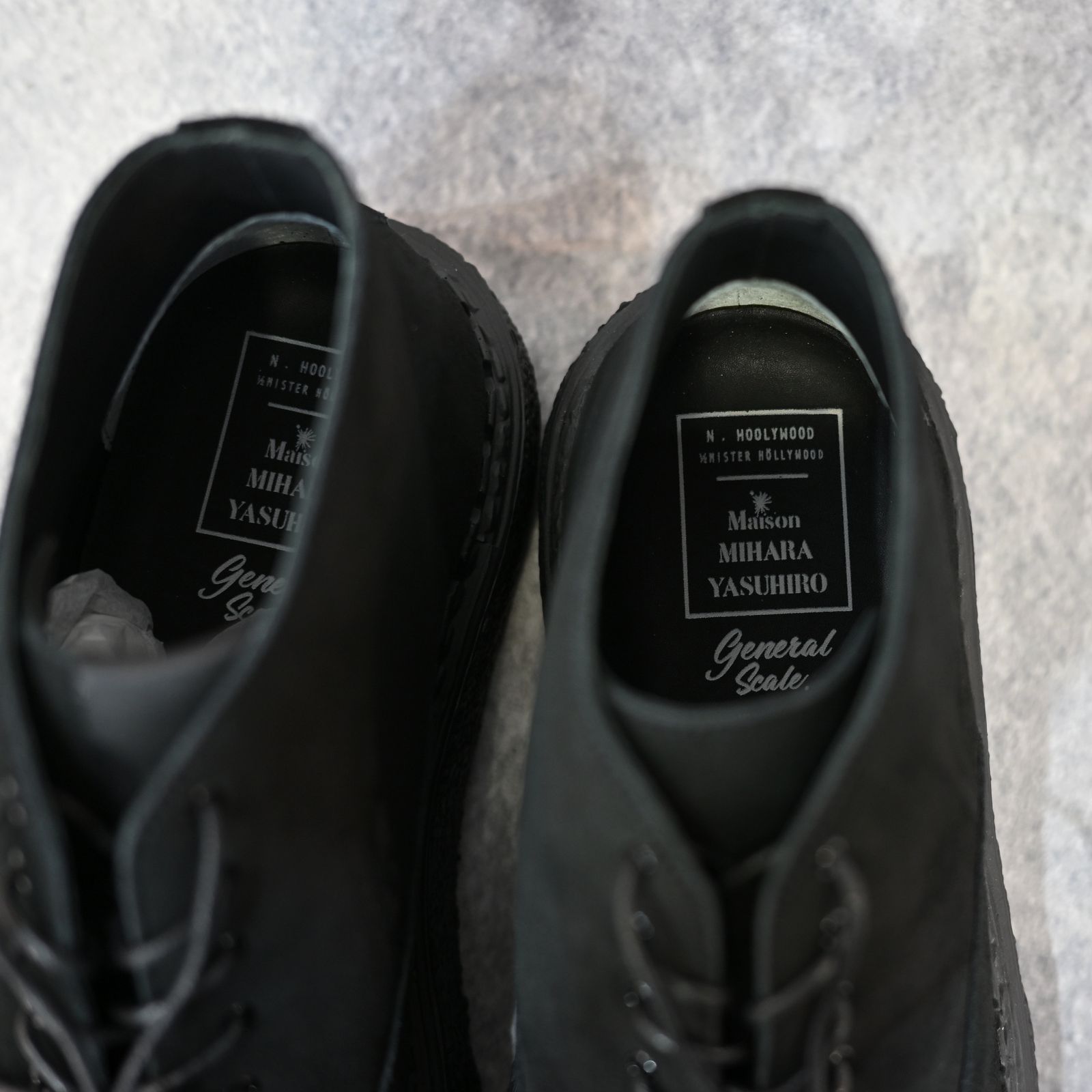 × General Scale. Maison MIHARA YASUHIRO SUEDE BOOTS  （BLACK）｜メゾン ミハラヤスヒロ｜2252-SE01