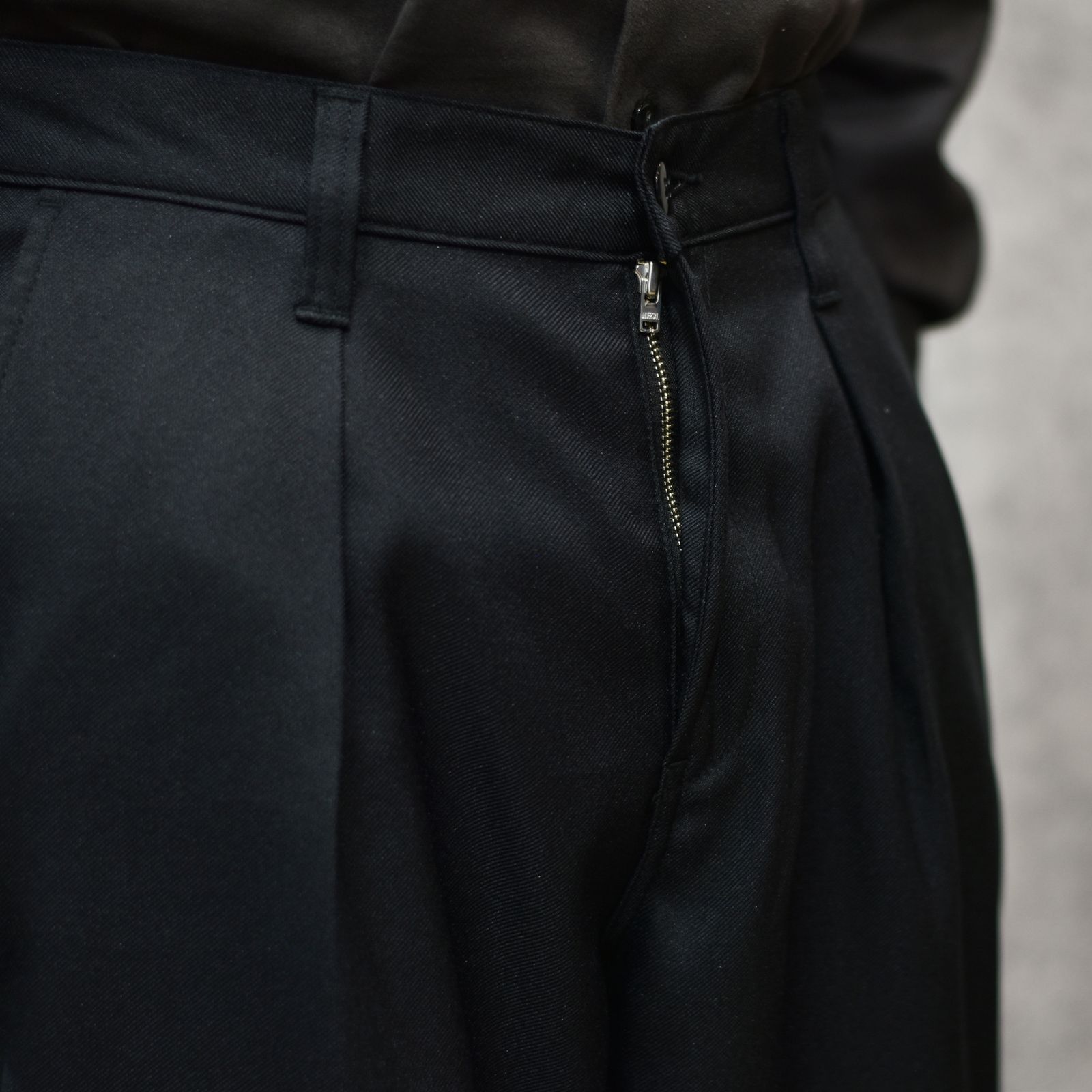 ST-P TUCK SLACKS (BLACK)｜スタプレ タック スラックス｜CL-26SS008