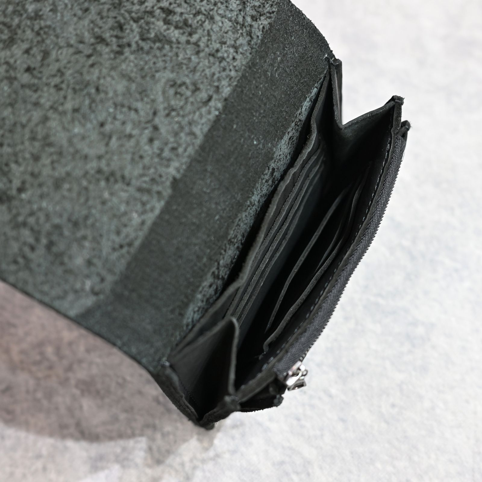 ダブルショルダーレザー製品染め 札入れ （BLACK / ブラック） 318-03