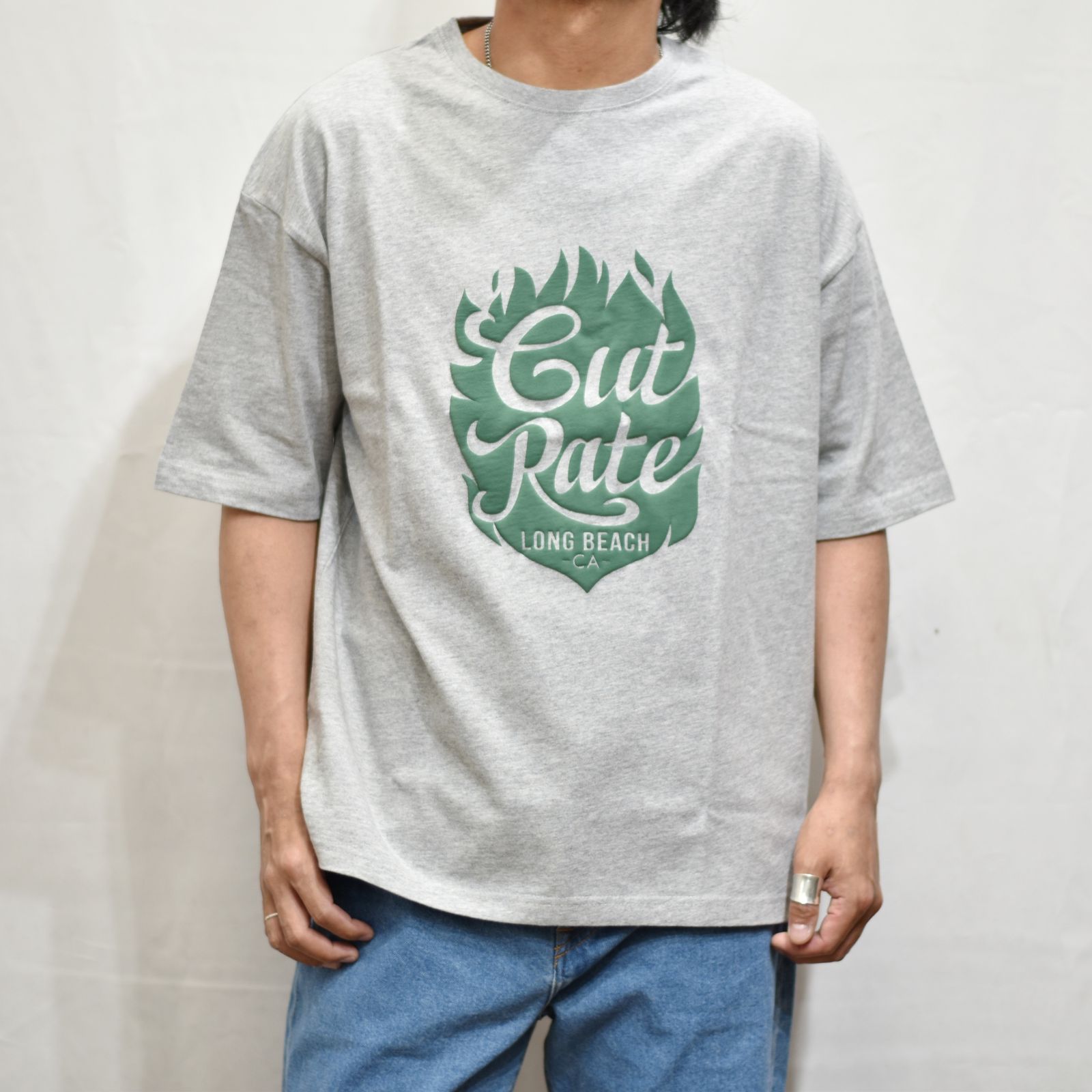 CUTRATE FLAME FLOCKY LOGO DROPSHOULDER S/S -T-SHIRT (MIX GRAY)