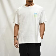 × Klevay Paper Signs アートTシャツ