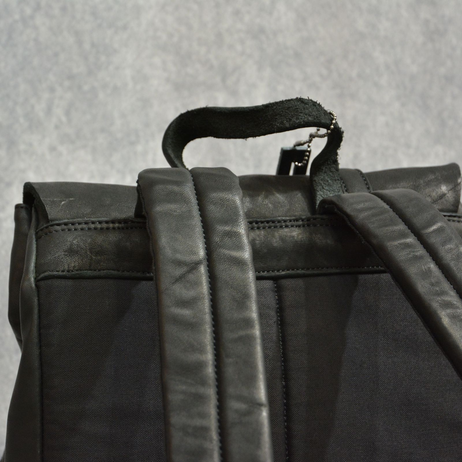 ジャパン ダブルショルダー フルタンニン製品染め ミリタリーバッグ （BLACK） 92-33