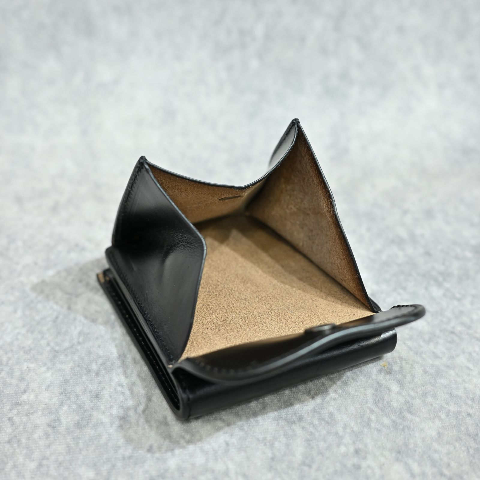 ホーウィンクロムエクセル 二つ折り財布 （BLACK）｜894-01